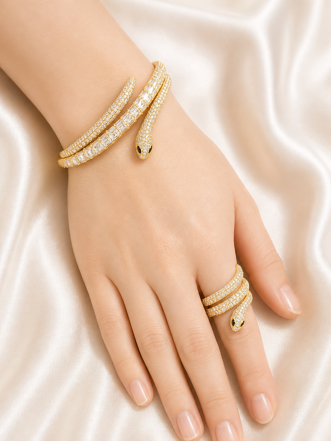 Stylish snake chain bracelet