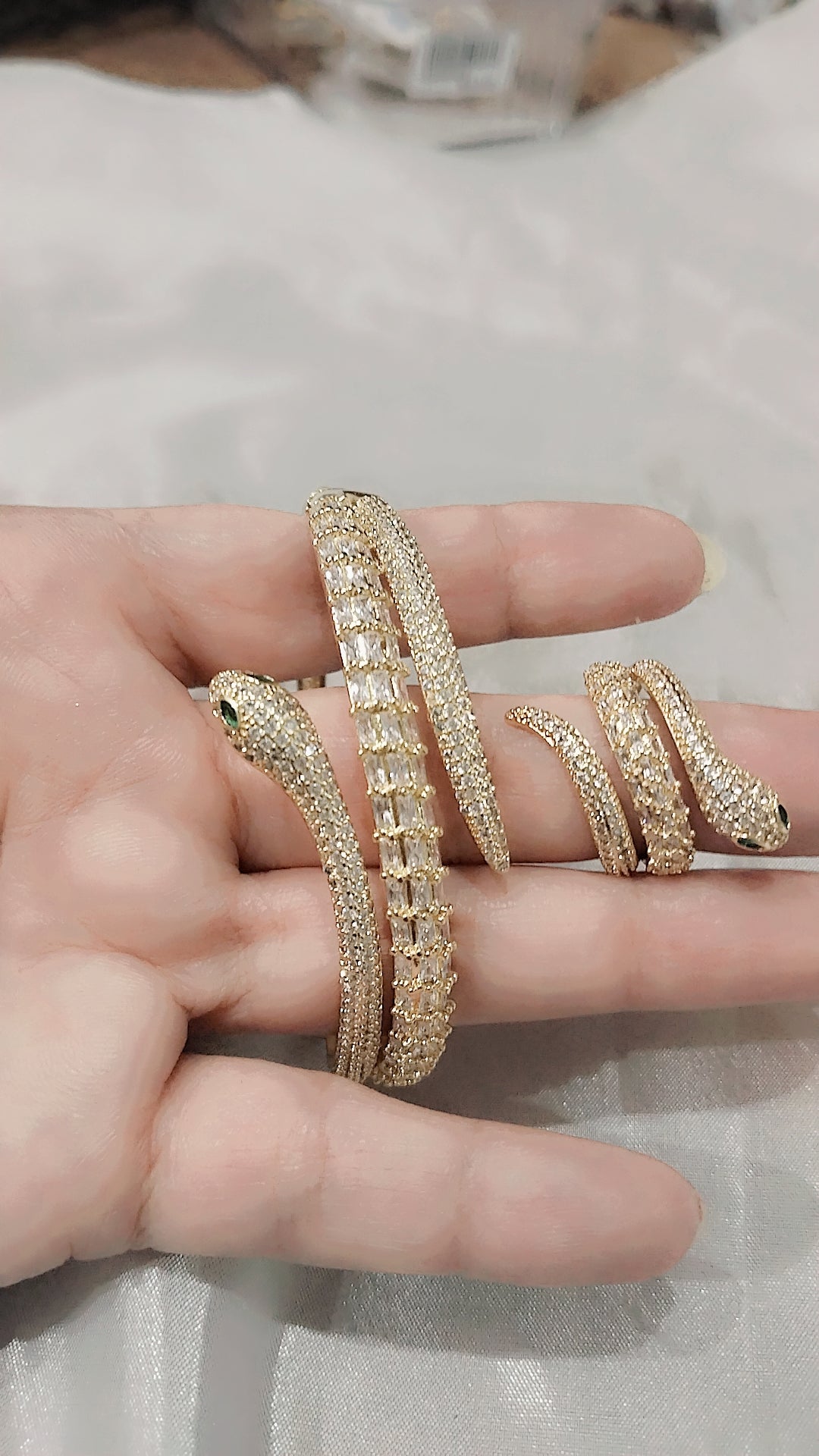 Stylish snake chain bracelet